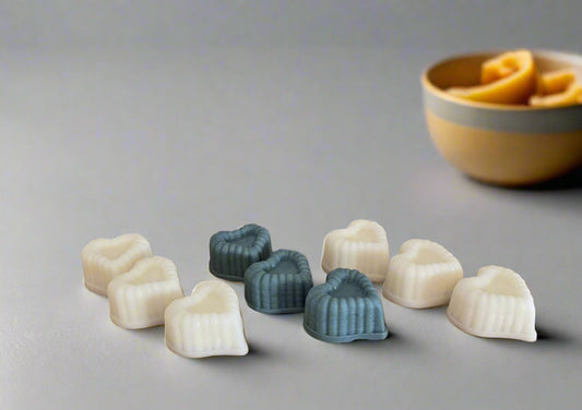 Little Light & Co soy wax scented heart shaped wax melts. Eco friendly no plastic